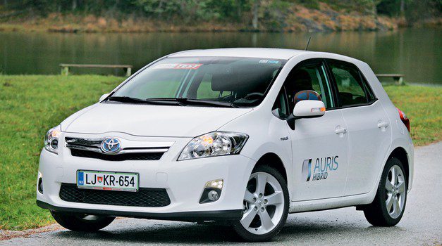 اختبار موجز: Toyota Auris HSD 1.8 THS Sol