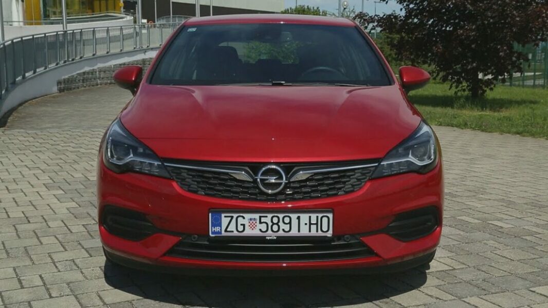 Kratki test: Opel Astra 1.2 Turbo GS LINE // Zadnja Astra