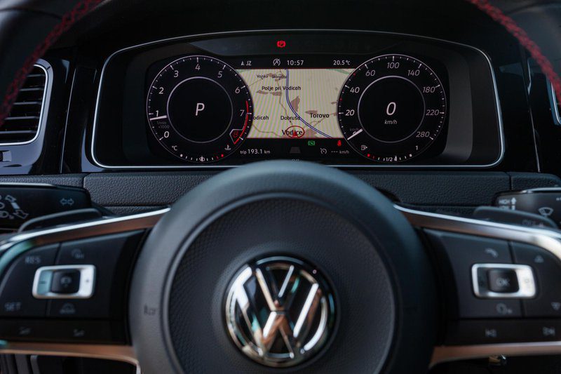 Краткий тест: Volkswagen Golf 2.0 GTI Performance