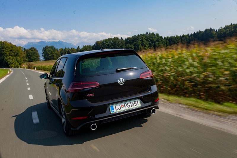 Краткий тест: Volkswagen Golf 2.0 GTI Performance