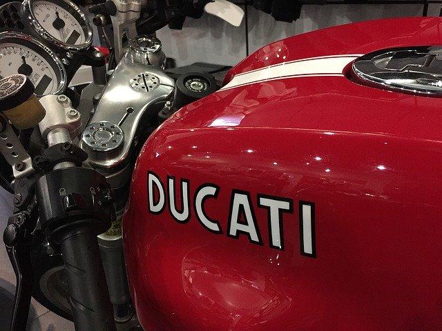 Легендарные мотоциклы: Ducati 916