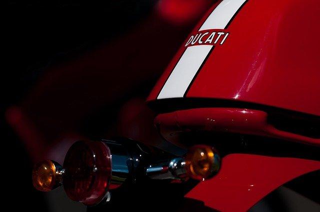 Легендарные мотоциклы: Ducati Monster