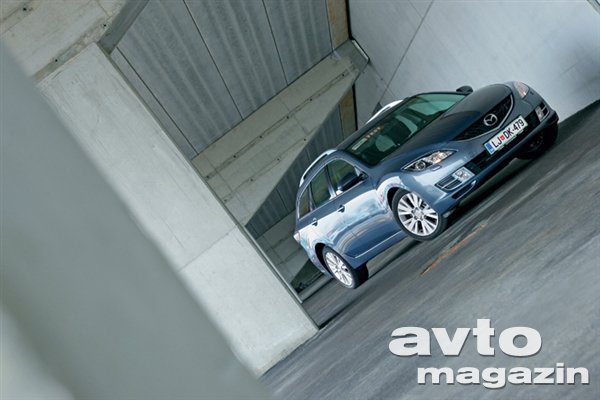 40 Volvo XC2020 Review: Momentum
