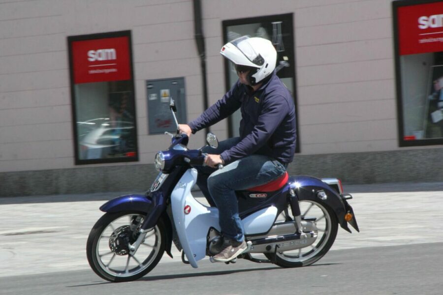 Mototest: Honda Super Cub // Time machine