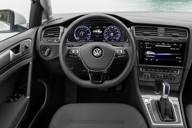 Мы ездили на Volkswagen e-Golf: электрический Golf, который может быть оснащен тепловым насосом.