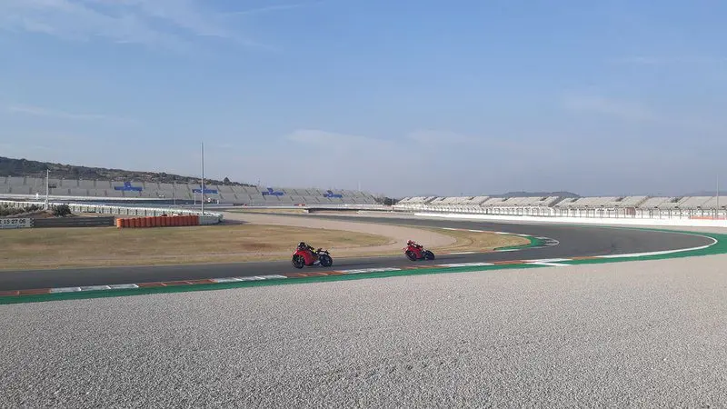 Первое впечатление: Panigale V4S - безусловно, номер один!