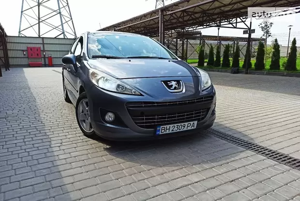 Peugeot 207 1.4 16V प्रीमियम (5ват)