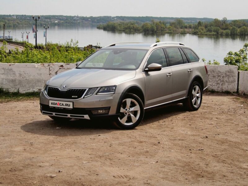Test ajotina bijareya rast ji bo werzîşê an derveyî rê: me Škoda Octavia RS û Scout ajot