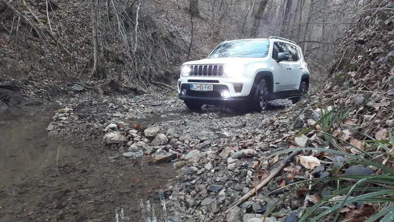 Расширенный тест: Jeep Renegade // В любом случае, Jeep, поехали в поле