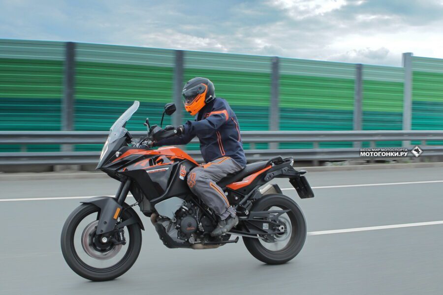 פּראָבע פאַרגלייַך: KTM 1090 פּאַסירונג, Honda CRF 1000 ל אפריקע צווילינג און Ducati Multustrada 950