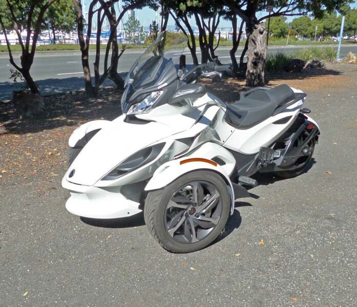 Popis: Can-am Spyder ST-S Roadster