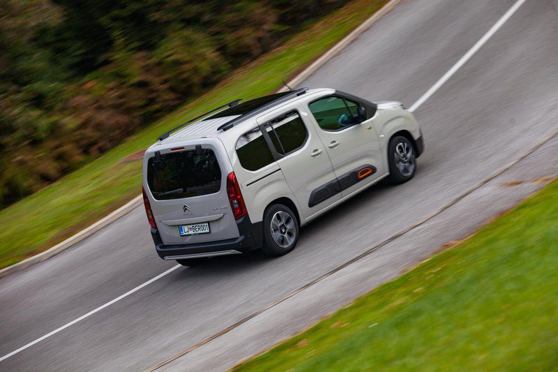 Тест: Citroën Berlingo 1.5 HDi Shine XTR // Первый из трех