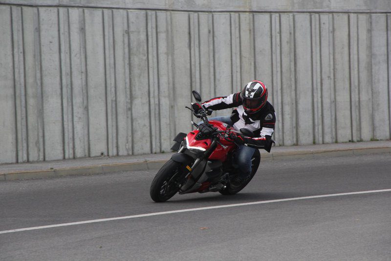 Тест: Ducati Streetfighter V4 (2020) // Первый среди равных &#8211; и конкуренция немалая