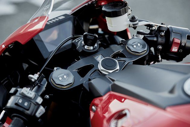 Тест: Honda CBR 1000 RR - это вообще мотоцикл для дороги?