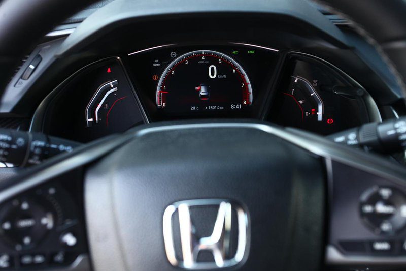 Тест: Honda Civic 1.5 Sport