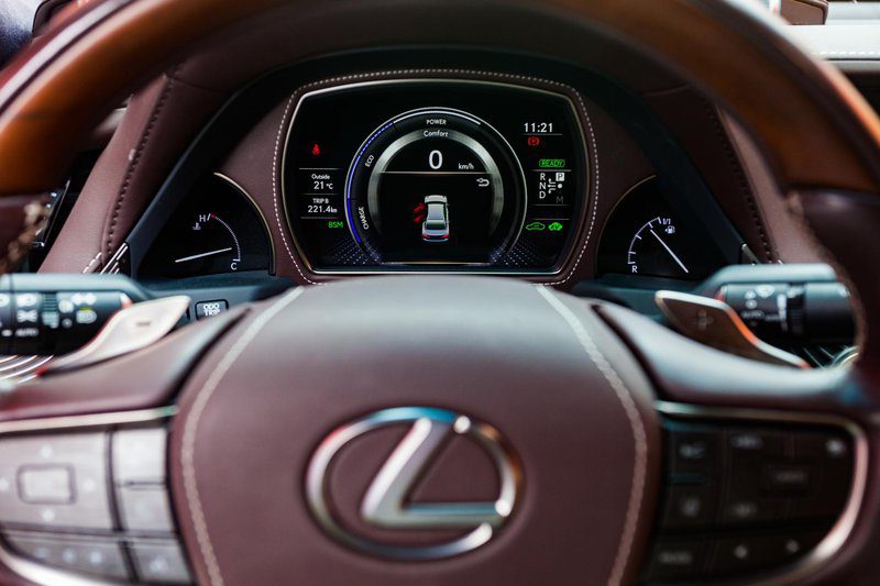 Тест: Lexus LS 500h Luxury