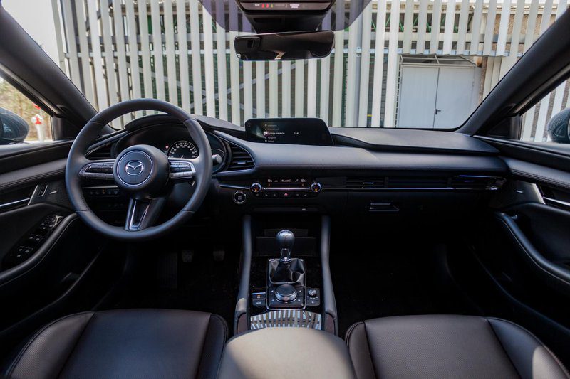 Тест: Mazda3 Skyactiv-G 122 GT Plus // Trojka četrtič