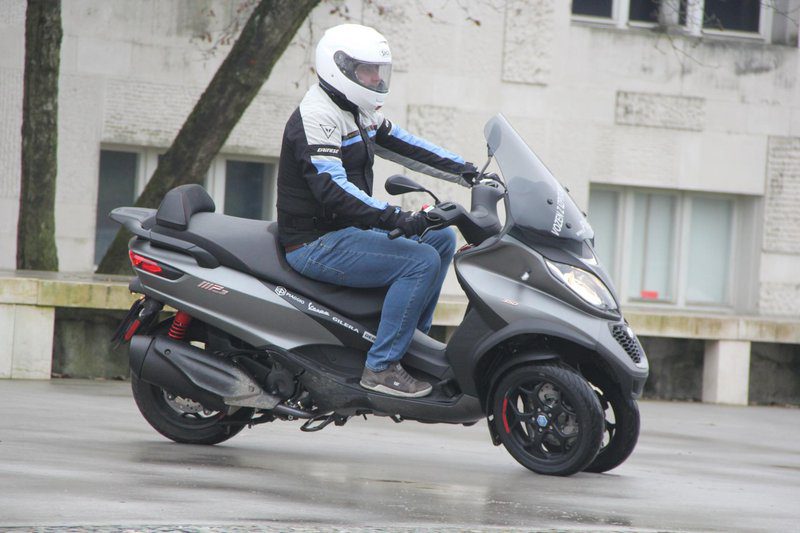 Тест: Piaggio MP3 350 (2018) // Mlad, pa že kulten