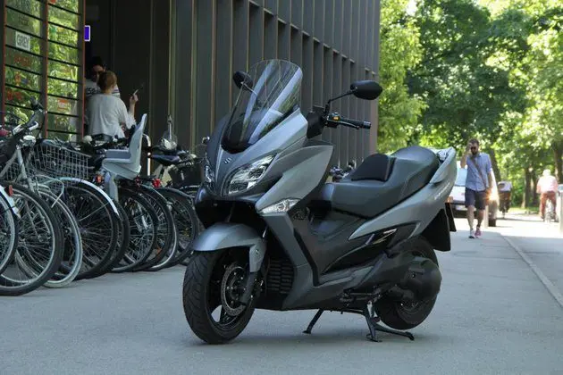 Тест: Suzuki Burgman 400 (2018)