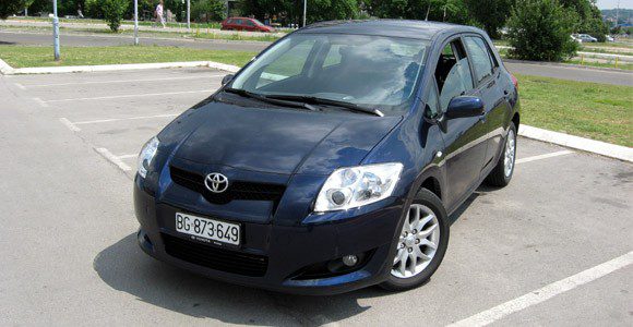 Nnwale: Toyota Auris 1.4 D-4D Luna (ọnụ ụzọ 5)