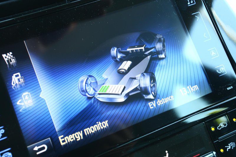 Тест: Toyota Prius Plug-in Hybrid 1.8 VVT-i Sol