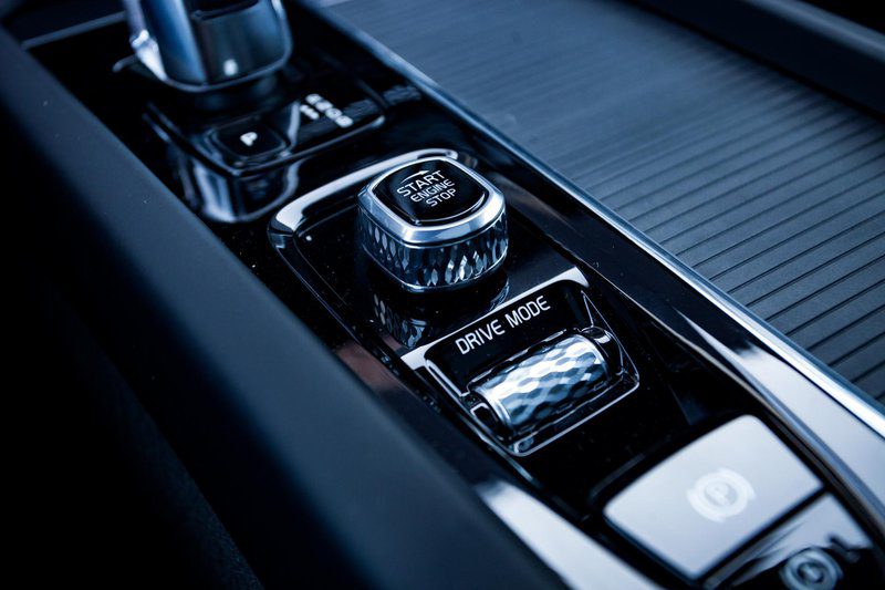 Тест: Volvo XC60 T8 Twin Engine AWD R Design