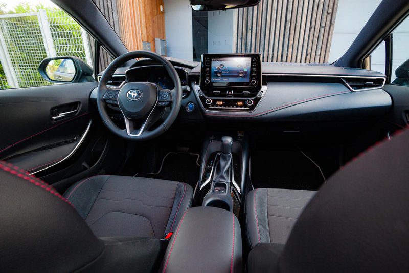 Toyota Corolla TS hibrid 2.0 Dynamic Force Executive (2019) // Zelena Corolla