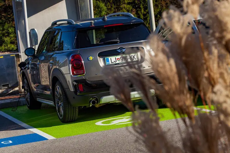 Вкратце: Mini Cooper SE All4 Countryman