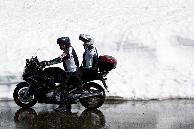Зимовка и страхование мотоцикла: все, что вам нужно знать