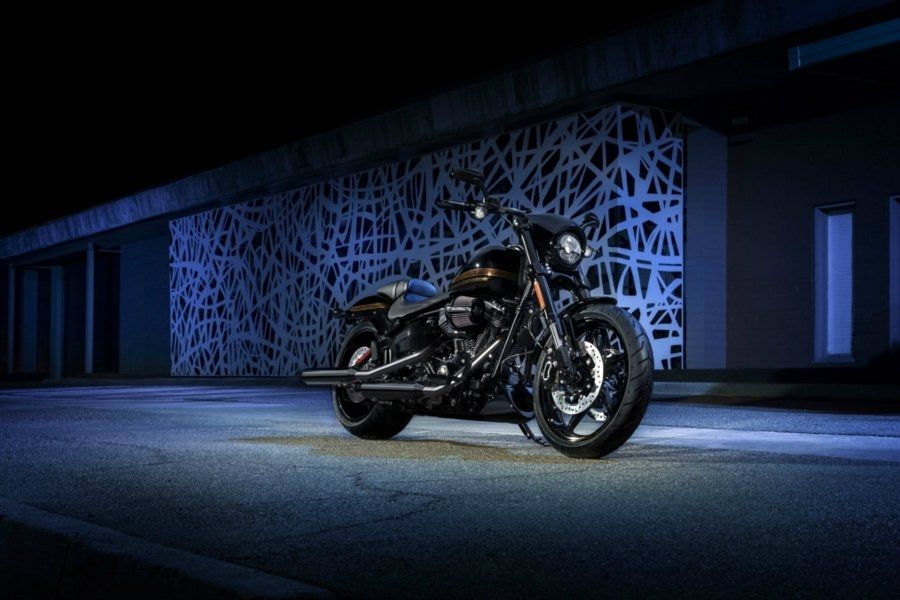 Harley-Davidson CVO Faʻapitoa Street Breakout FXSE
