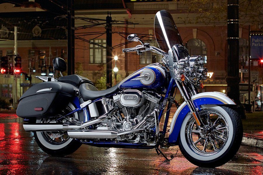 ʻO Harley-Davidson CVO Softail Deluxe FLSTNSE