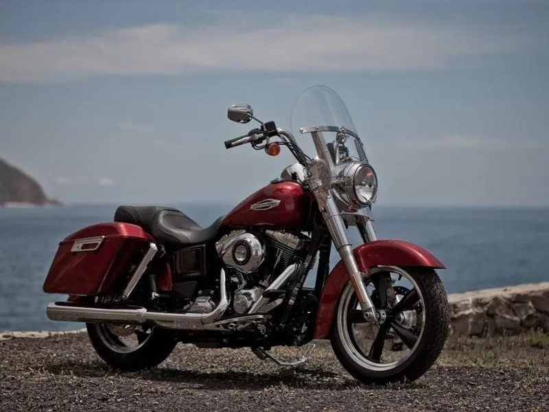 Это изображение имеет пустой атрибут alt; его имя файла - harley-davidson-dyna-switchback-fld4.jpg