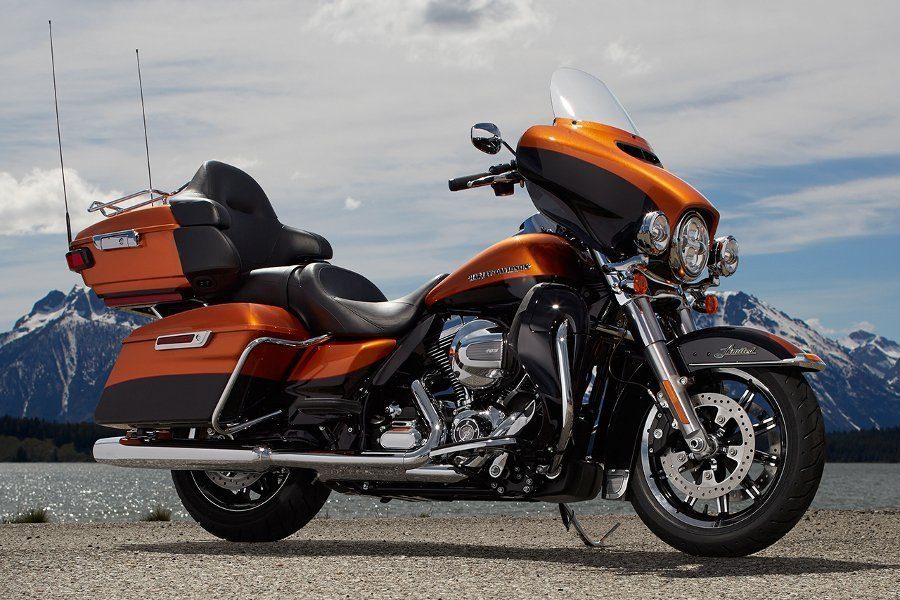 ក្រុមហ៊ុន Harley-Davidson Touring Electra Glide Ultra Limited FLHTK