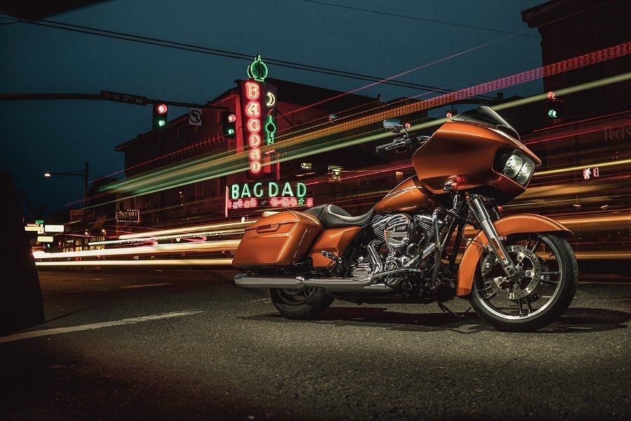 Harley-Davidson Touring Road Glide (Xüsusi FLTRXS)