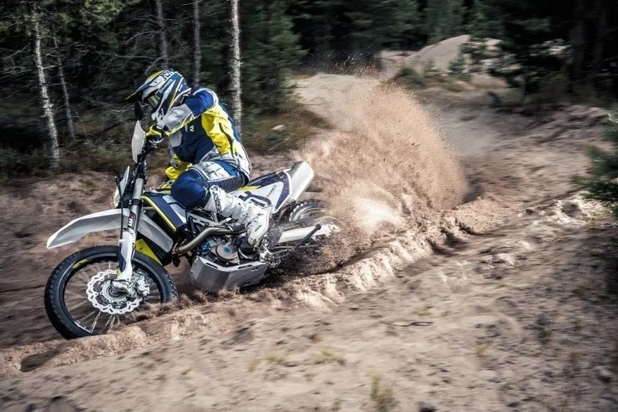Это изображение имеет пустой атрибут alt; его имя файла - husqvarna-701-enduro1-1.jpg