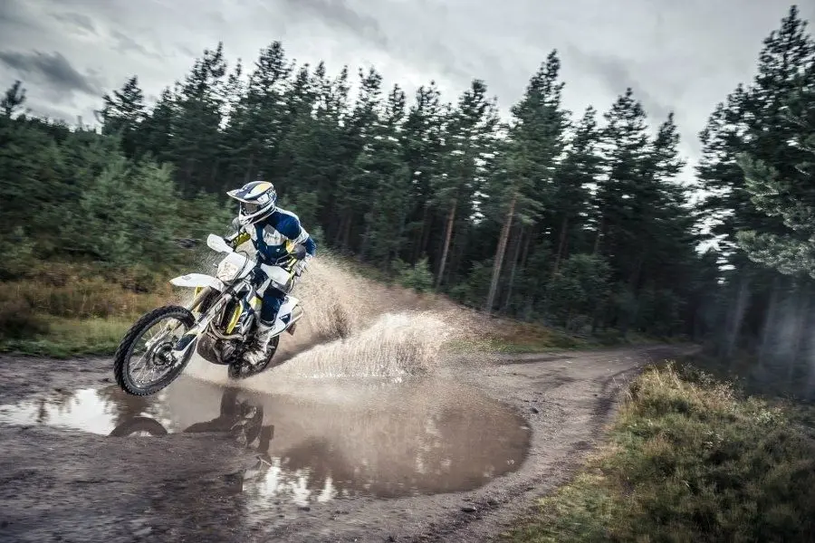 Это изображение имеет пустой атрибут alt; его имя файла - husqvarna-701-enduro2-1.jpg