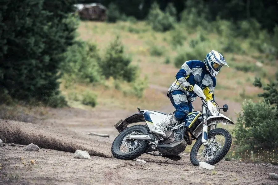 Это изображение имеет пустой атрибут alt; его имя файла - husqvarna-701-enduro4-1.jpg