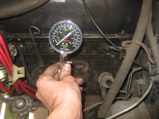 измерение компрессии в двигателе ВАЗ 2107