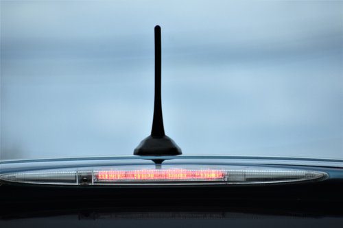 Как усилить автомобильную антенну?