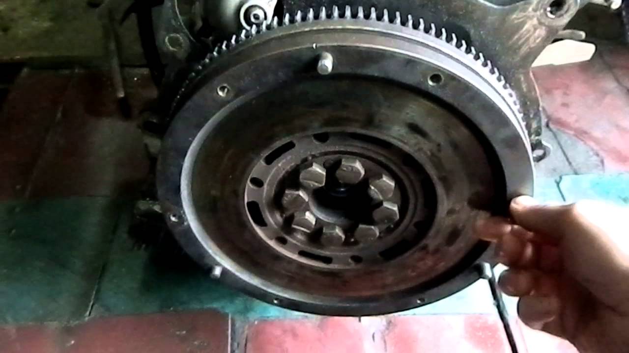 How do you know if a flywheel is broken?