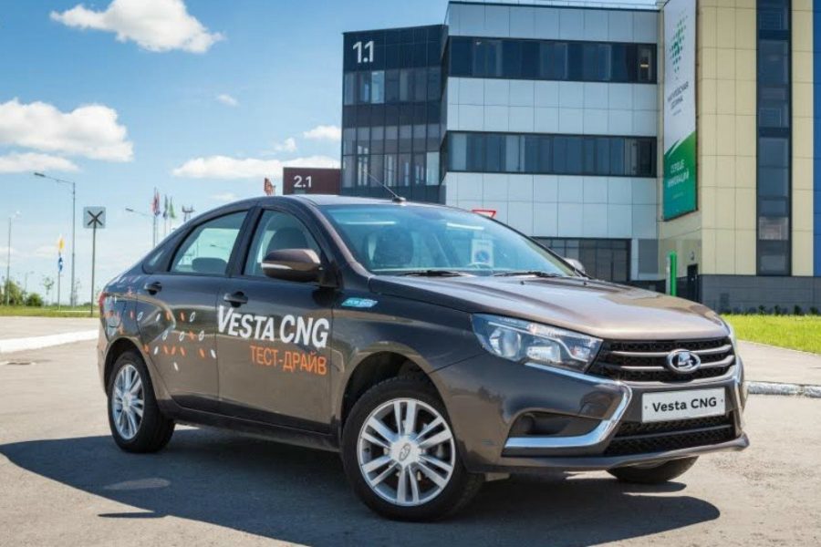 Lancerede salg af Lada Vesta CNG på metan