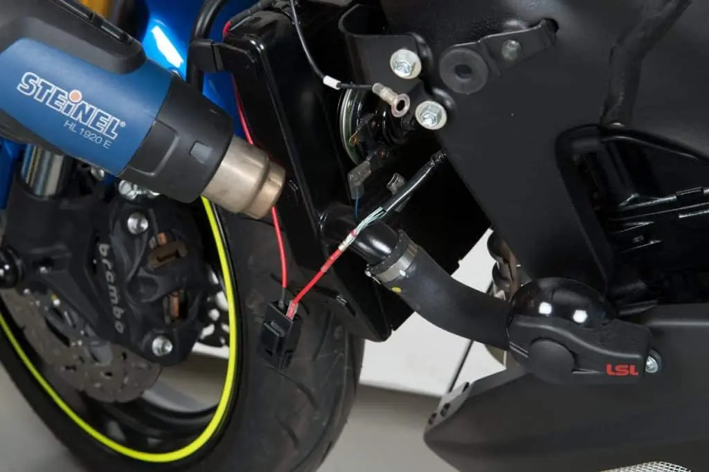 Установка USB-разъема или прикуривателя на мотоцикл - Moto-Station