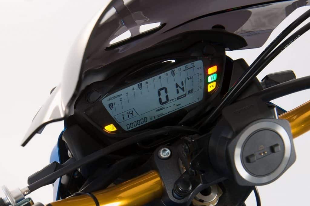 Установка USB-разъема или прикуривателя на мотоцикл - Moto-Station