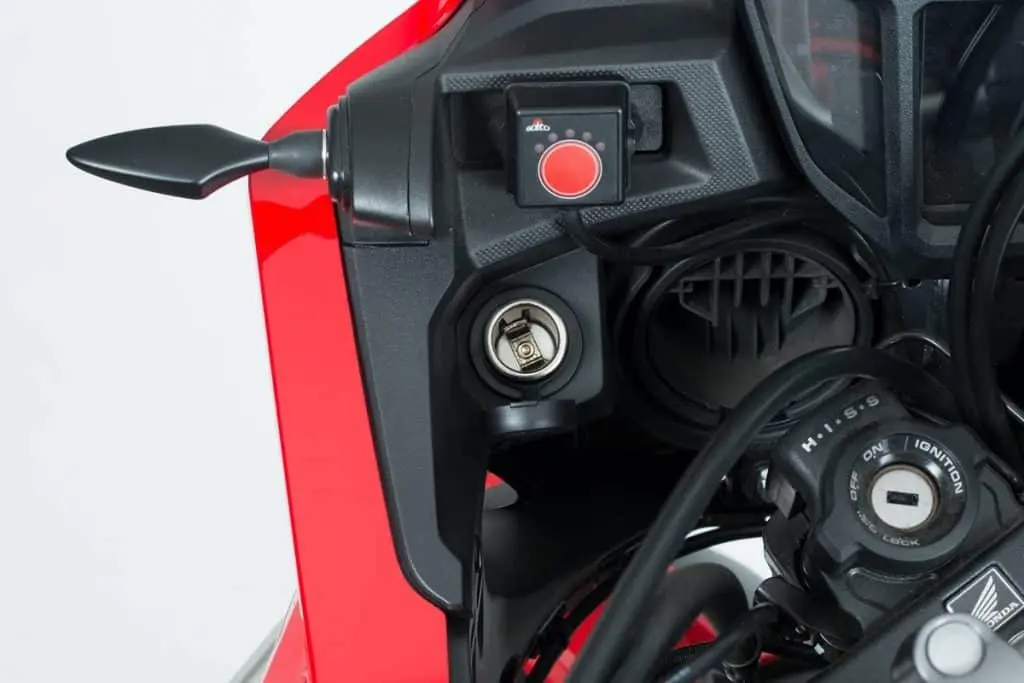 Установка USB-разъема или прикуривателя на мотоцикл - Moto-Station