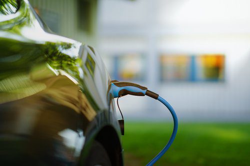 Зарядка электромобиля: какой энергетический контракт выбрать?
