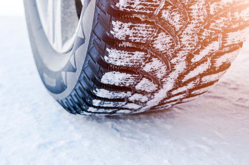 Зимние шины: как их выбрать и когда надеть