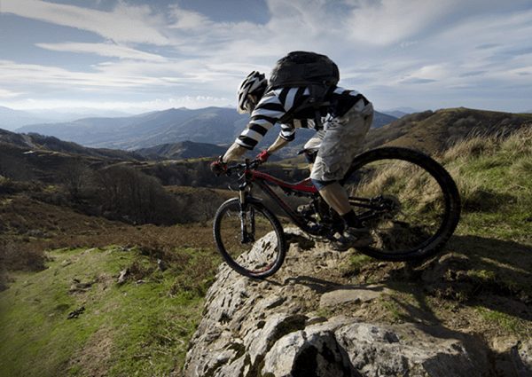 15 أسلوبًا أساسيًا للبقاء على قيد الحياة في ركوب الدراجات في الجبال