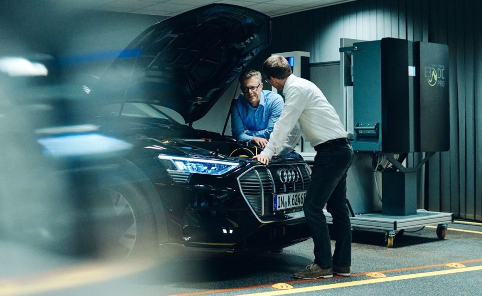 Audi тестирует двустороннюю зарядку. Но подождите, еще одно неформальное расширение CCS?