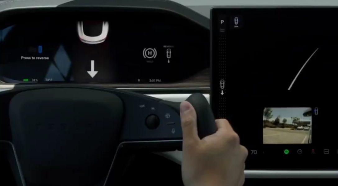 Автоматический выбор направления движения и водителя &#8211; инструкция Tesla Model S Plaid все объясняет [видео]