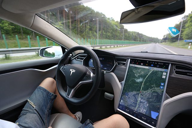 Автопилот Tesla &#8211; как часто приходится класть руки на руль? [ВИДЕО] • АВТОМОБИЛИ